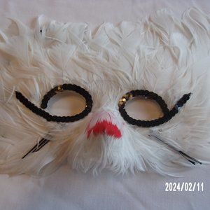 MARDI GRAS FEATHER MASK